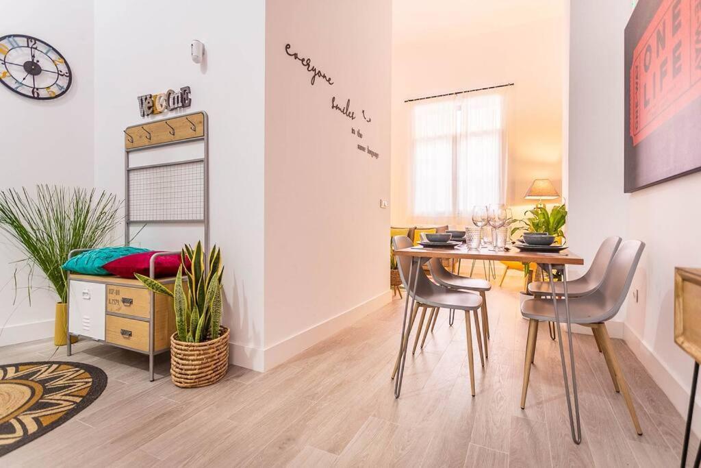 Appartamento San Vicente Dreams Siviglia Esterno foto